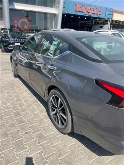 نيسان ألتيما